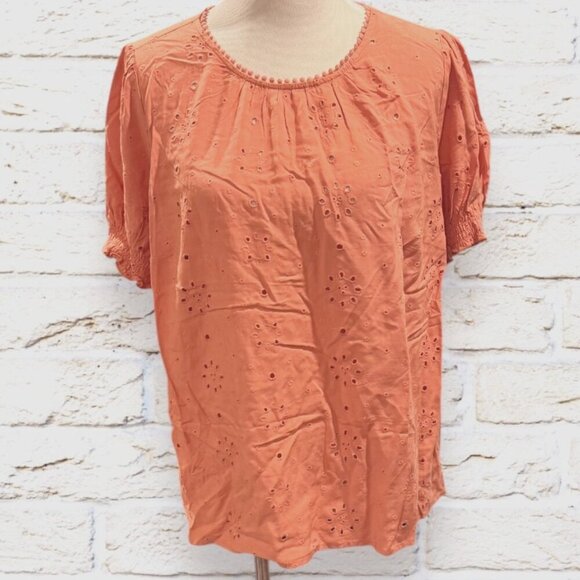 NWOT TORRID Short Sleeve Peach Eyelet Blouse Size 0 - Picture 1 of 4